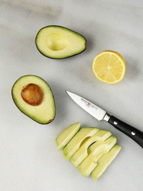 Tutti i benefici dell'avocado, un frutto dalle qualità sorprendenti