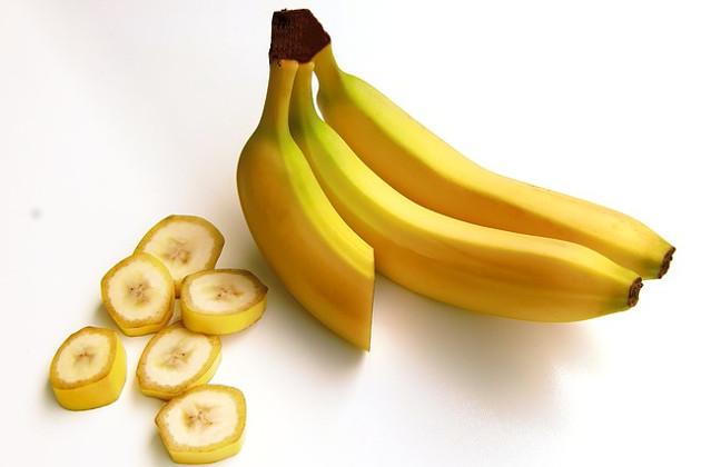 Mangiare banane fa bene, anche a dieta