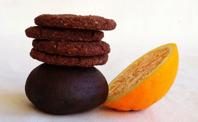 Biscotti al cioccolato e arancia, perfetti per il Natale