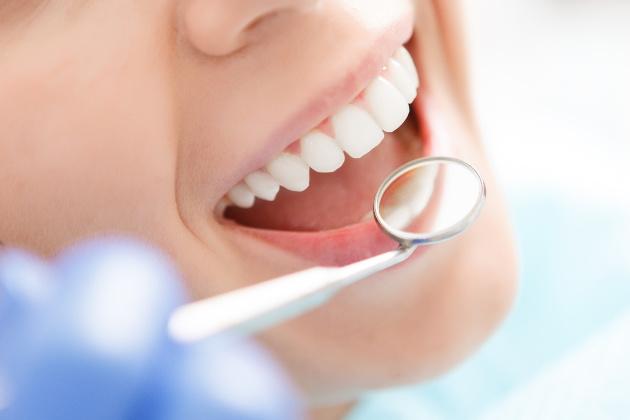 10 impensabili patologie che hanno a che fare con la salute di denti e gengive