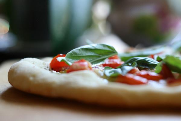 La pizza fa bene o male? Scopriamo come mangiarla senza ingrassare