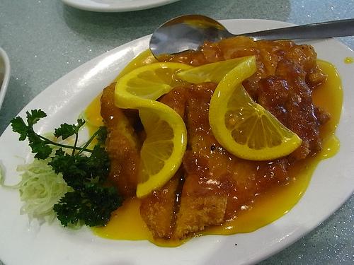 Pollo al limone: una ricetta facile e leggera, perfetta per ogni occasione